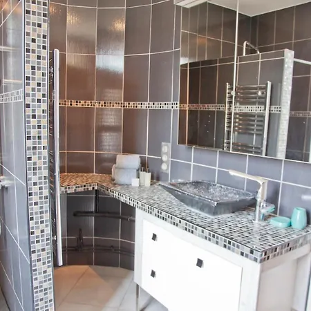 Apartman T3 ,100m2, Centre Ville, Classe 3 Etoiles