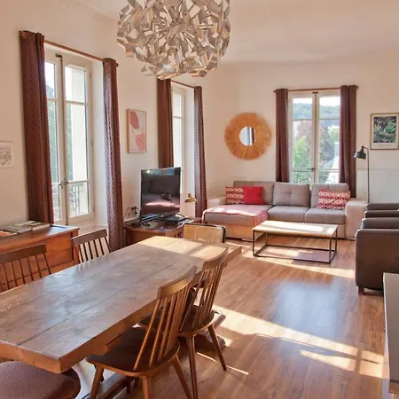 T3 ,100m2, Centre Ville, Classe 3 Etoiles Apartman