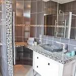 شقة T3 ,100m2, Centre Ville, Classe 3 Etoiles