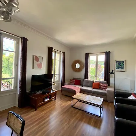 Apartment T3 ,100m2, Centre Ville, Classe 3 Etoiles Aix-les-Bains