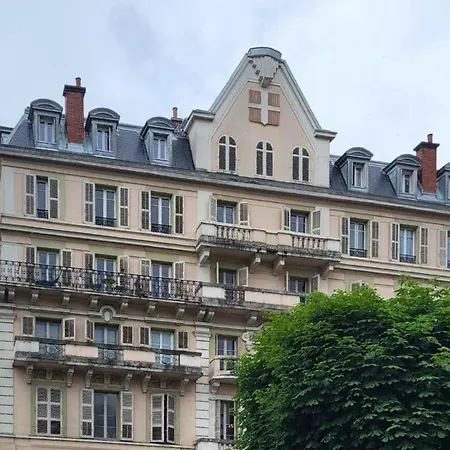 T3 ,100m2, Centre Ville, Classé 3 étoiles *