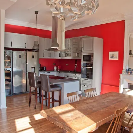 Apartment T3 ,100m2, Centre Ville, Classe 3 Etoiles *