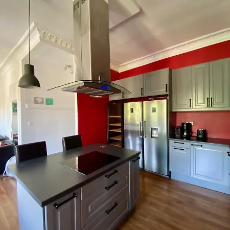 T3 ,100m2, Centre Ville, Classé 3 étoiles *