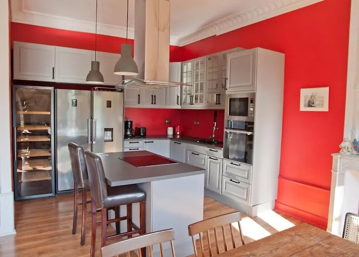 T3 ,100m2, Centre Ville, Classe 3 Etoiles Apartment