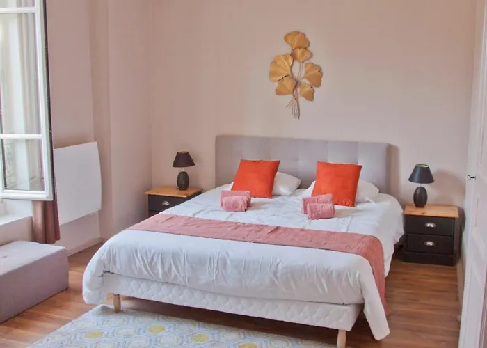 T3 ,100m2, Centre Ville, Classe 3 Etoiles *