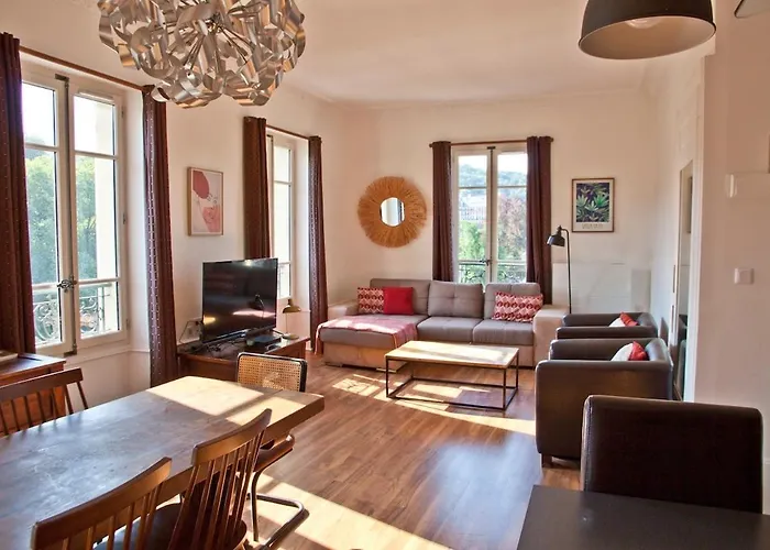 Apartment T3 ,100m2, Centre Ville, Classe 3 Etoiles