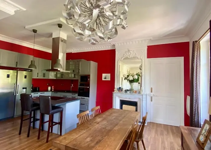 Apartment T3 ,100m2, Centre Ville, Classe 3 Etoiles *