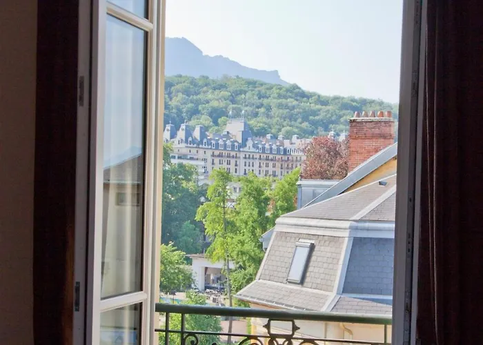 Apartment T3 ,100m2, Centre Ville, Classe 3 Etoiles Aix-les-Bains