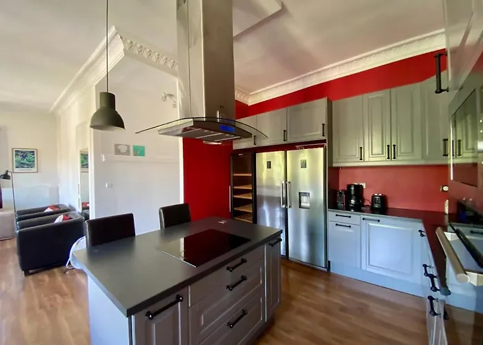 T3 ,100m2, Centre Ville, Classe 3 Etoiles *