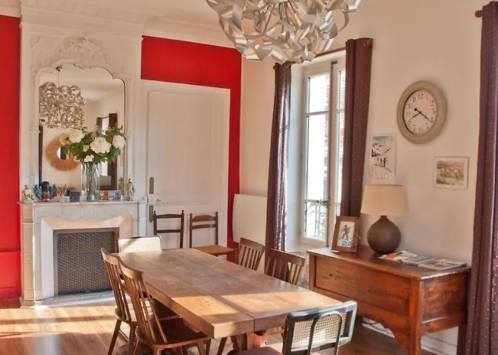 Apartment T3 ,100m2, Centre Ville, Classe 3 Etoiles