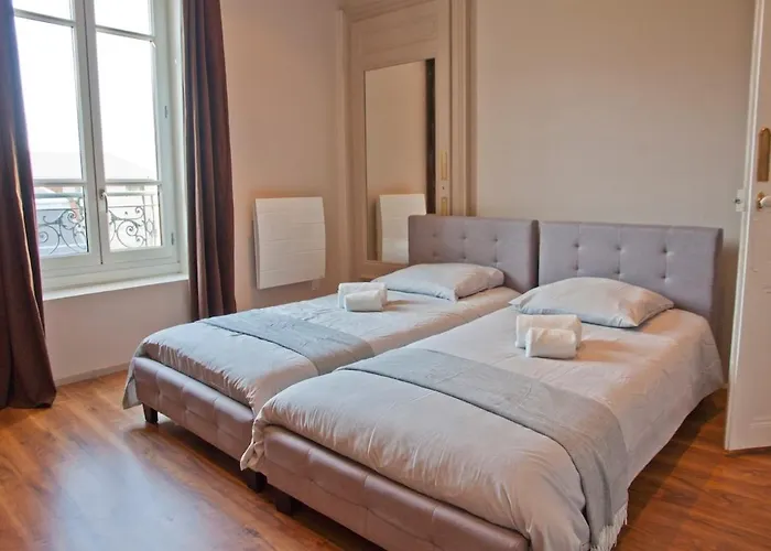 Apartment T3 ,100m2, Centre Ville, Classe 3 Etoiles *