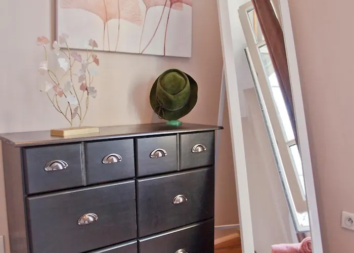 T3 ,100m2, Centre Ville, Classe 3 Etoiles *