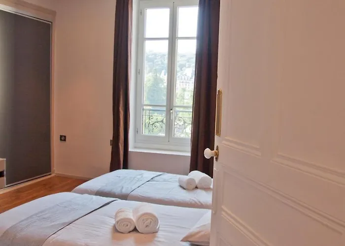 T3 ,100m2, Centre Ville, Classe 3 Etoiles Aix-les-Bains